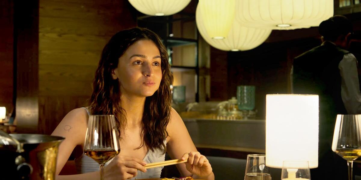 Shah Rukh Applauds Alia Bhatt's Alpha Teaser