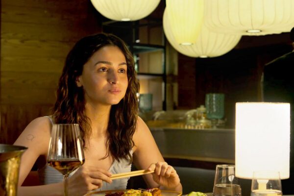 Shah Rukh Applauds Alia Bhatt's Alpha Teaser