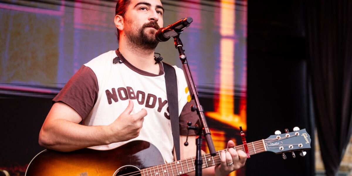 Noah Kahan Asks Fans to Stop Stealing Hometown Road Sign: ‘Total Disrespect’