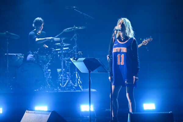 Watch Kim Gordon Showcase ‘Play Me’ on ‘Fallon’