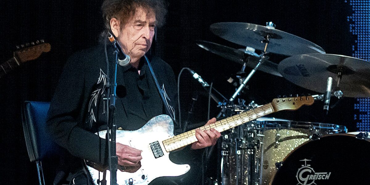 Bob Dylan Loses Yet Another Guitarist After Bob Britt Abruptly Quits Band