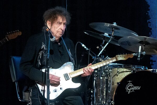 Bob Dylan Loses Yet Another Guitarist After Bob Britt Abruptly Quits Band