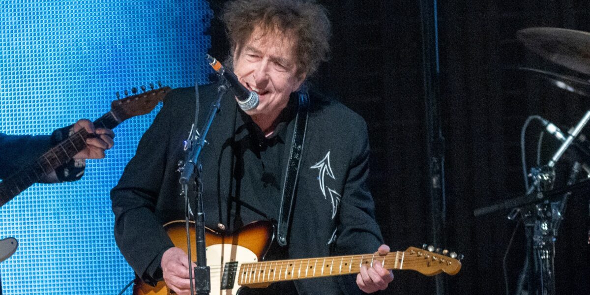 Bob Dylan Hired a New Guitar Player, But Big Questions Linger