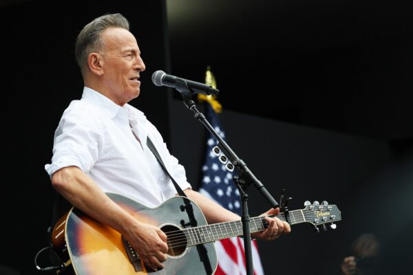 See Bruce Springsteen Sing ‘Land of Hope and Dreams’ at Opening of the Obama Presidential Center