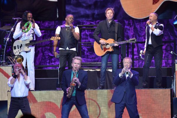 All the Eerie Parallels Between Earth, Wind & Fire and Chicago