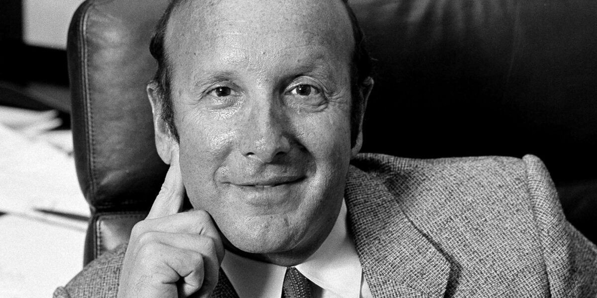 Clive Davis, Music Executive Who Signed Whitney Houston and Bruce Springsteen, Dead at 94