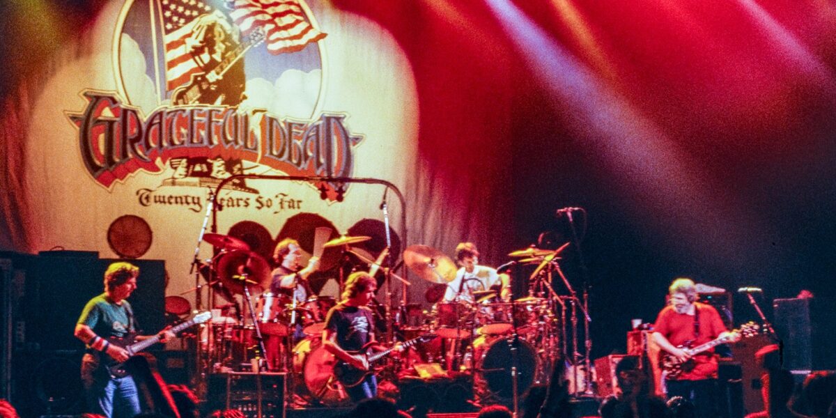 Relive the Grateful Dead’s 20th Anniversary Tour With ‘Summer Magic 1985’ Box Set