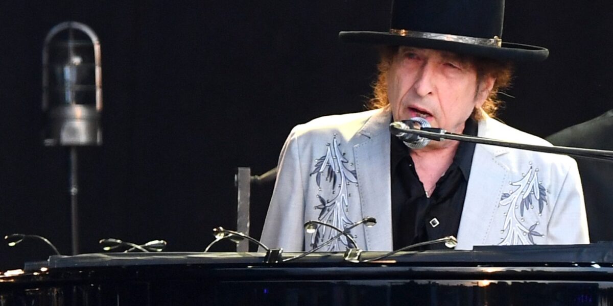 Bob Dylan’s Revolving Door of Touring Guitarists Welcomes Another New Addition
