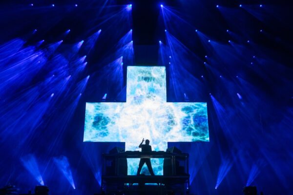 See Martin Garrix Debut New U2 Collaboration ‘Fireflies’ With the Edge at Tomorrowland