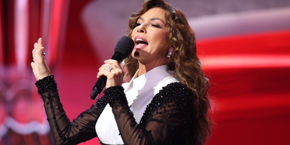 Shania Twain Finally Plays Her Dream Gig: A Tiny Dive Bar in Toronto