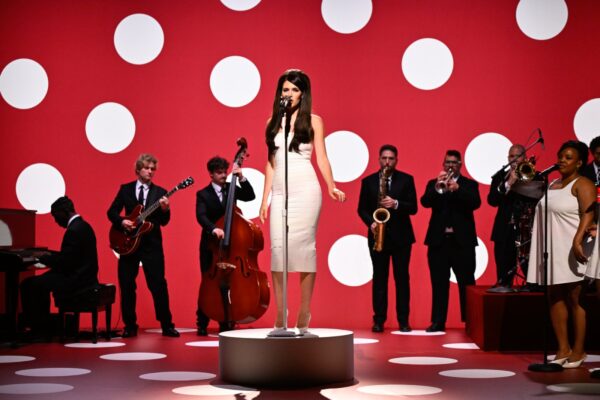 Watch Sienna Spiro Showcase Evocative Single ‘Great Expectation’ on ‘Fallon’