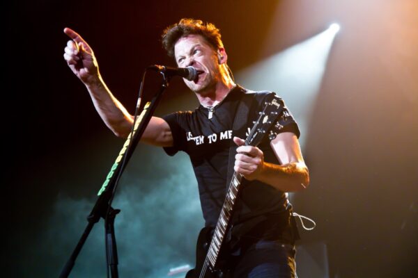 Jason Newsted on the Time Metallica Had Darts Thrown at Them Onstage