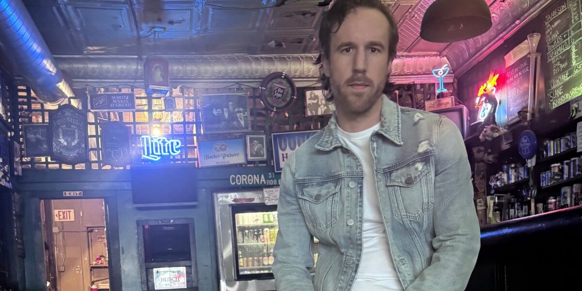 Alex Williams Went on a Hair-Metal Side Quest. He’s Back to Outlaw Country on a New EP
