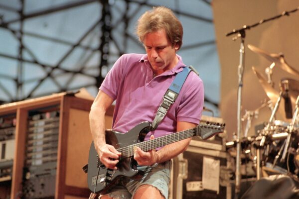Watch the Grateful Dead Tear Through ‘Brown-Eyed Women’ in 1991
