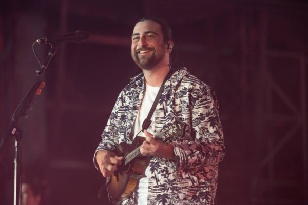Noah Kahan Gets a ‘Call’ From Congress Ordering Fans to Wear Diapers at Concerts