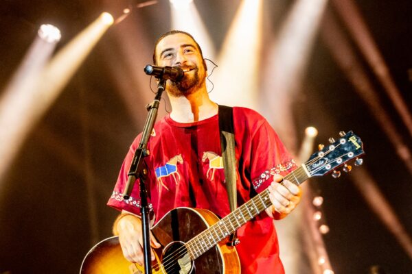 Noah Kahan Clarifies Misheard Lyrics in Cheeky Tweet: ‘Sing From Whatever Place Your Mind Takes You To’