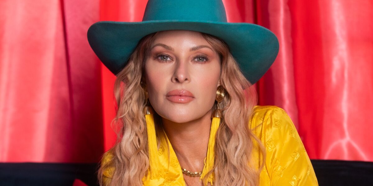 Elizabeth Cook, Rocked by the Death of Todd Snider, Finds Strength on a New Album