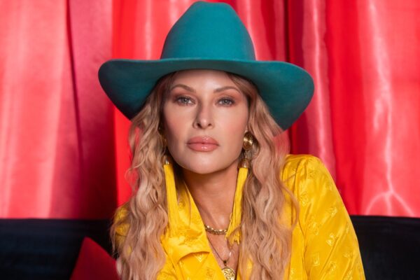 Elizabeth Cook, Rocked by the Death of Todd Snider, Finds Strength on a New Album