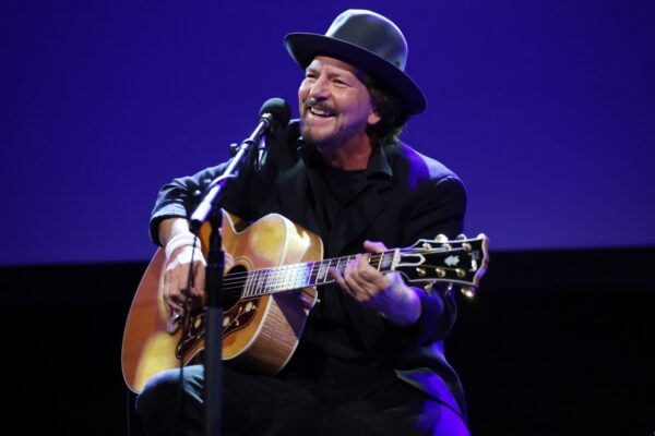 Watch Eddie Vedder Busk in Dublin in Honor of Glen Hansard
