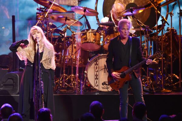Lindsey Buckingham Teases Project With Stevie Nicks: ‘Next Year Should Be Pretty Interesting’