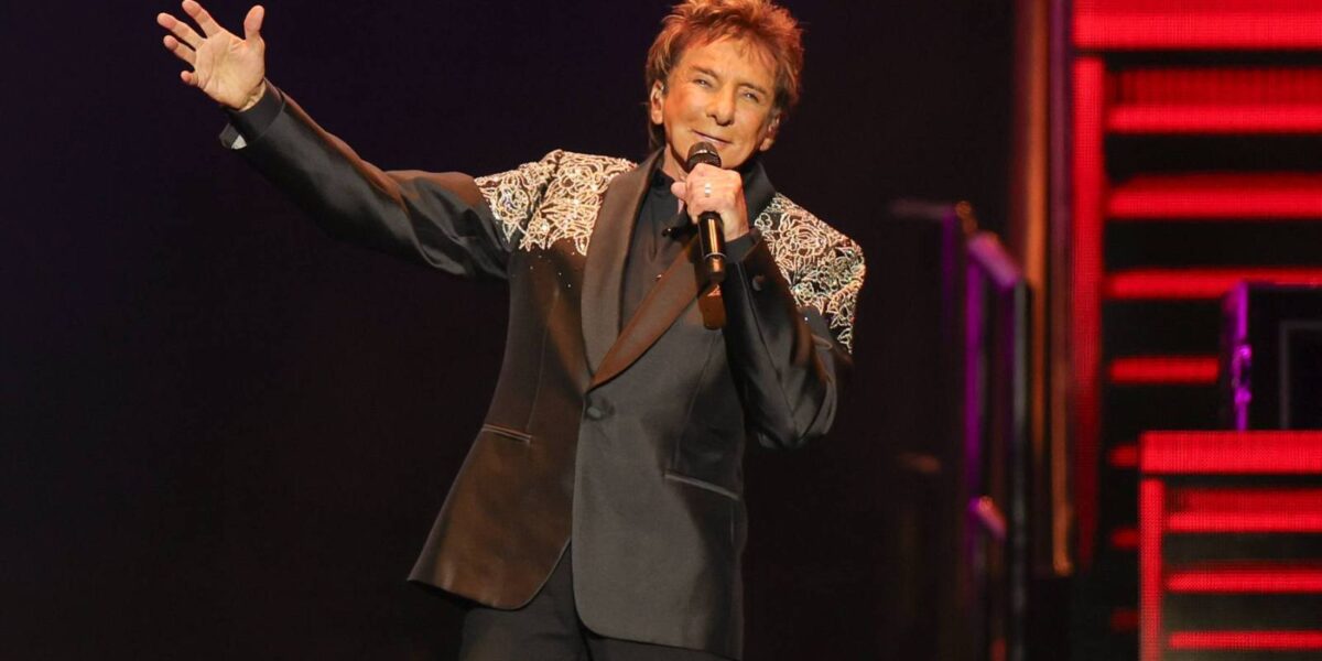 Barry Manilow Postpones Lexington Concert Right Before Showtime