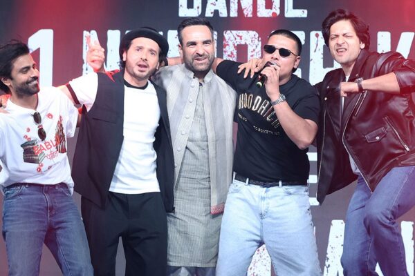WATCH: Kaleen Bhaiyya, Munna, Guddu Dance!