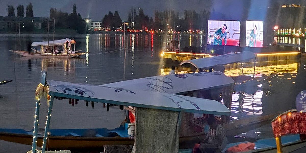Shammi Kapoor Comes Alive On Dal Lake