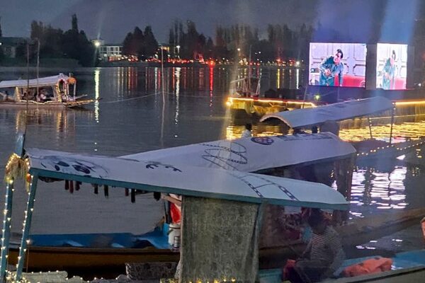 Shammi Kapoor Comes Alive On Dal Lake