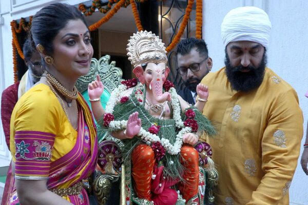 Watch Shilpa Dance At Ganpati Visarjan