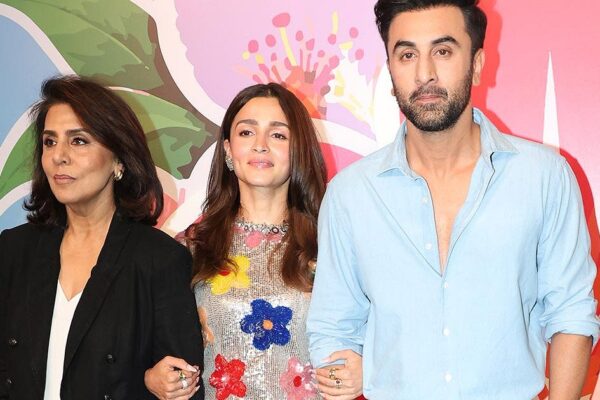 Ranbir Kapoor-Neetu Cheer For Alia Bhatt