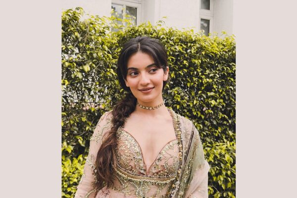 Guess How Much Janhvi's Versace Gown Costs?