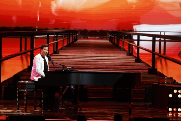 Lionel Richie ‘Doing Well’ After Heart Procedure and Hospitalization
