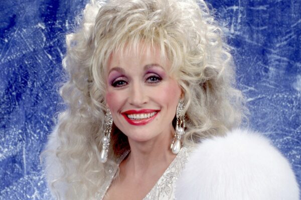 Women Spend Our Lives Being Looked At. Dolly Parton Refocused the Gaze