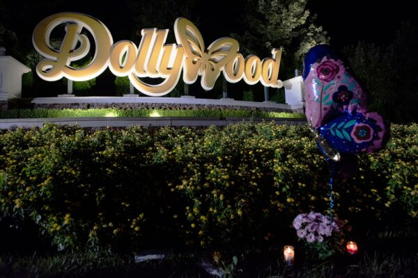 Dollywood Developing ‘Several New Experiences’ to Honor Dolly Parton