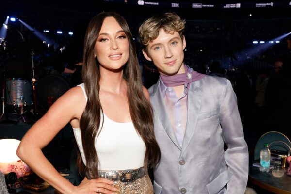 Kacey Musgraves Performs ‘Easy’ With Troye Sivan for the First Time at MSG