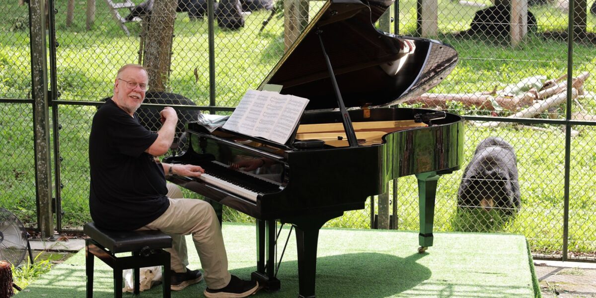 Songs in Ursa Minor: Yes’ Rick Wakeman Performed a Private Show for 150 Rescue Bears