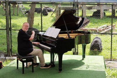 Songs in Ursa Minor: Yes’ Rick Wakeman Performed a Private Show for 150 Rescue Bears