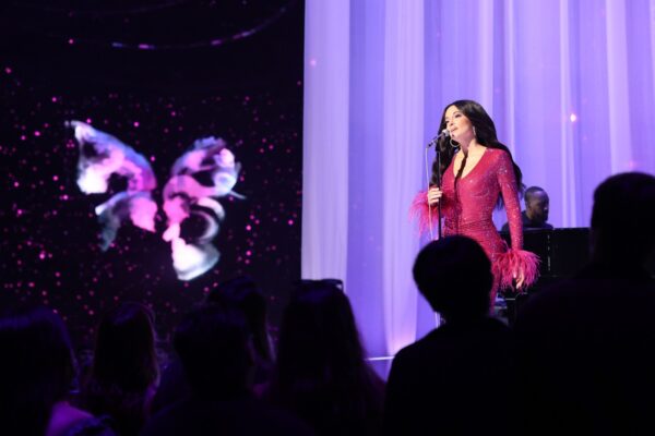 Kacey Musgraves Pays Tribute to Dolly Parton With ‘I Will Always Love You’ at MTV VMAs