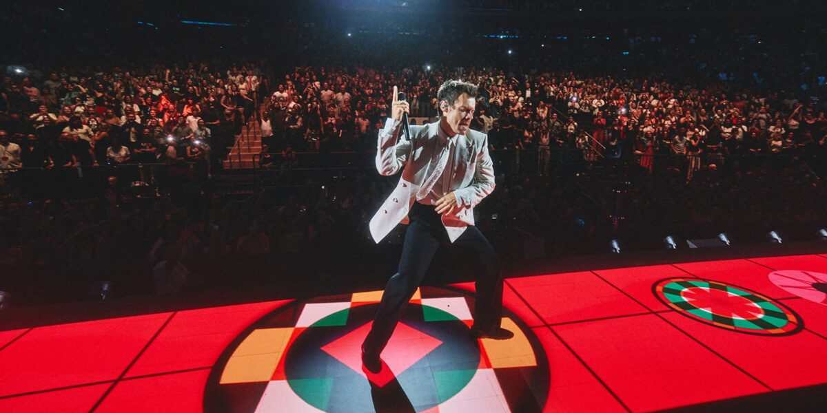 Seven Reasons Why You Should See Harry Styles Right Now